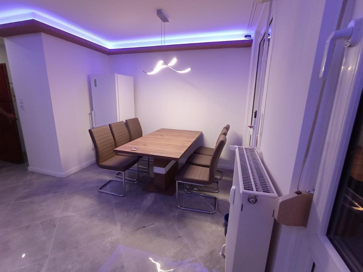 Pecsi Keco - Home Over The City Екстер'єр фото