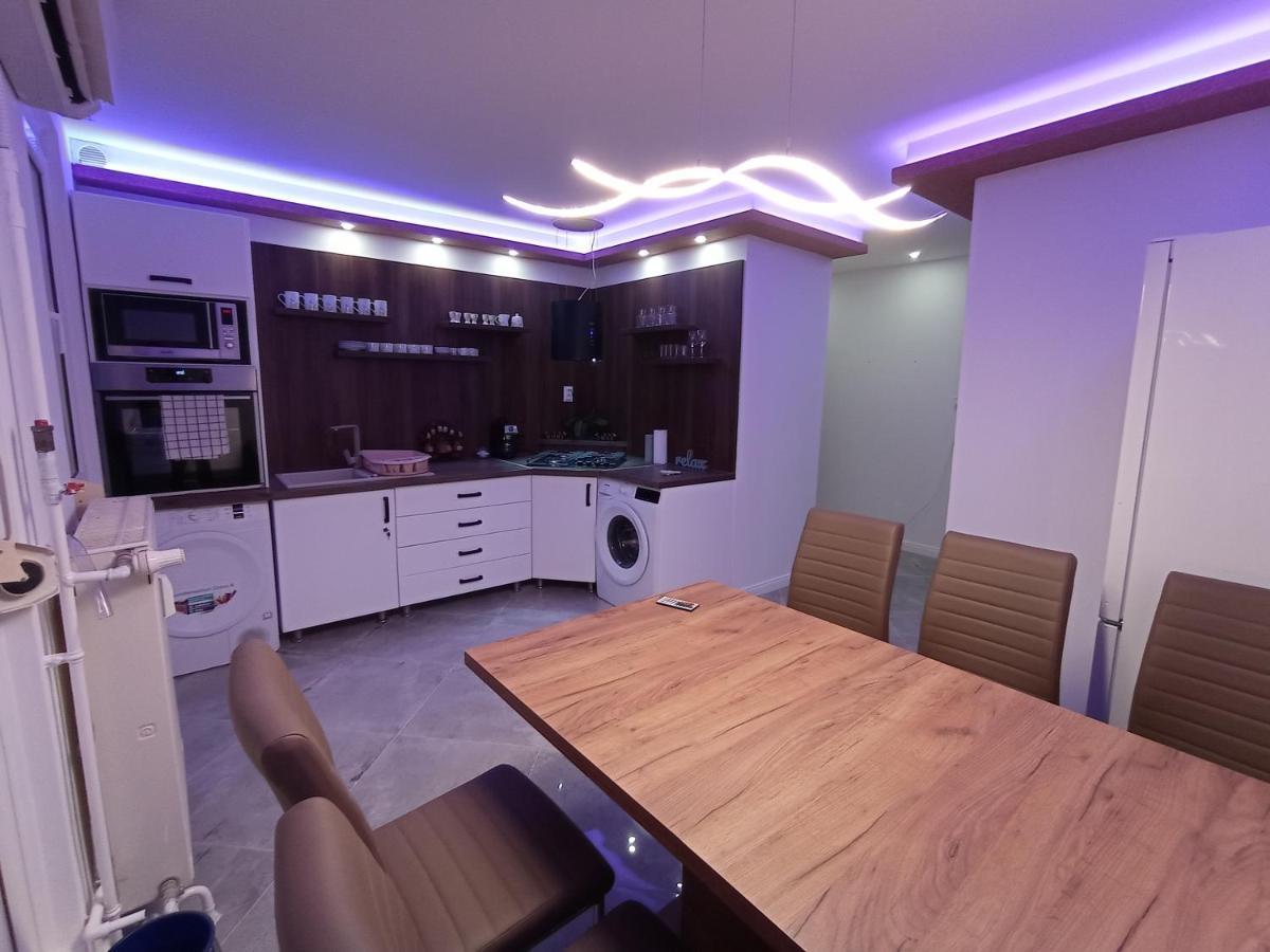 Pecsi Keco - Home Over The City Екстер'єр фото